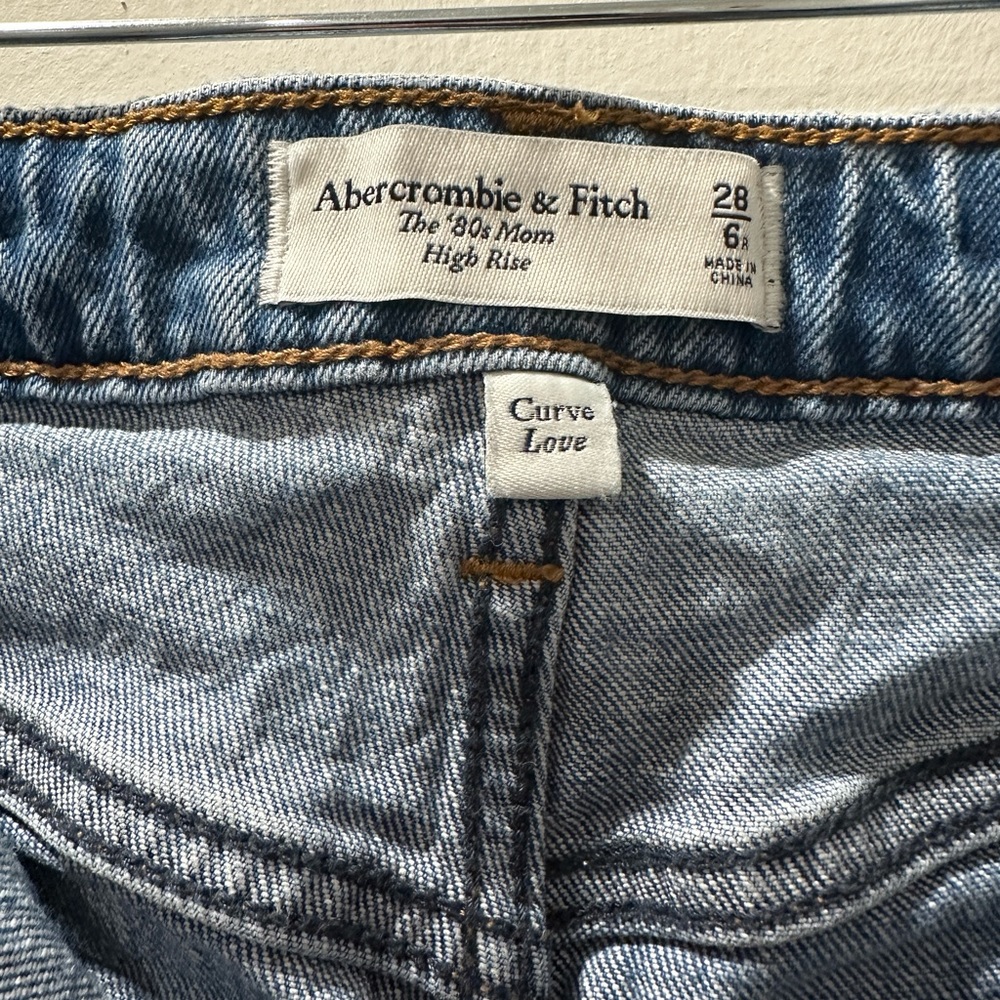 Abercrombie Curve Love 80s High Rise Mom Jeans